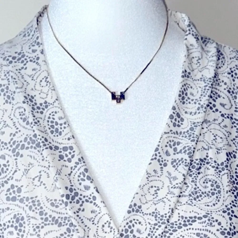 Avon Gold Tone Baguette Crystal Lavender Blue Silver Delicate Hues Necklace